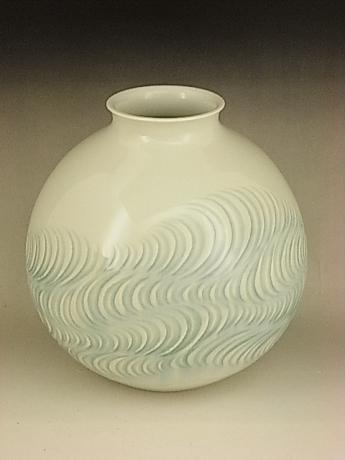 JAPANESE 20TH CENTURY PORCELAIN VASE BY FUJII SHUMEI<br><font color=red><b>SOLD</b></font> 