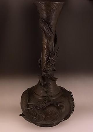 JAPANESE EARLY 20TH CENTURY BRONZE DRAGON VASE<br><font color=red><b>SOLD</b></font>