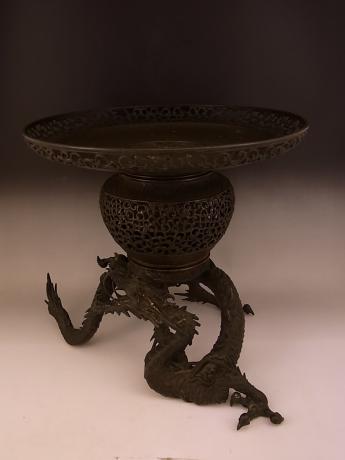 JAPANESE EARLY 20TH CENTURY BRONZE DRAGON DESIGN USUBATA<br><font color=red><b>SOLD</b></font>