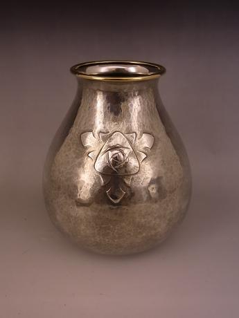 JAPANESE EARLY 20TH CENTURY PURE SILVER VASE WITH PURE GOLD RIM BY GYOKUSENDO<br><font color=red><b>SOLD</b></font>