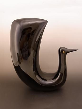 JAPANESE MID 20TH CENTURY BLACK LACQUER BIRD<br><font color=red><b>SOLD</b></font>