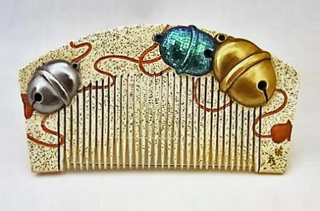 JAPANESE EARLY SHOWA PERIOD COMB WITH JAPANESE BELL DESIGN<br><font color=red><b>SOLD</b></font>
