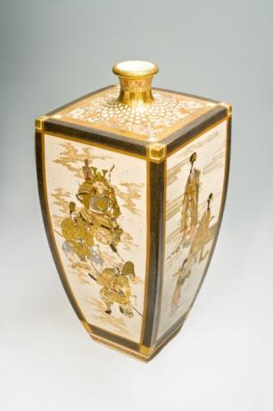 JAPANESE EARLY 20TH CENTURY LARGE SATSUMA VASE BY KINKOZAN<br><font color=red><b>SOLD</b></font>