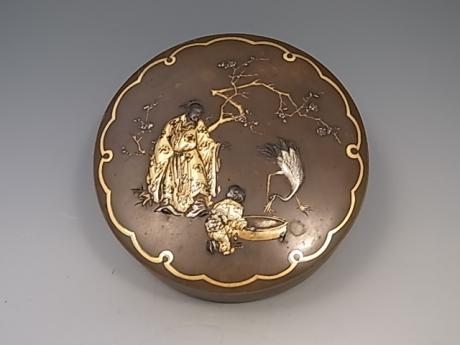 JAPANESE EARLY 20TH CENTURY BRONZE CIRCULAR COVERED BOX WITH MIXED METAL DESIGN BY INOUE<br><font color=red><b>SOLD</b></font>