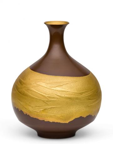 JAPANESE MID 20TH CENTURY BRONZE FLYING FISH DESIGN VASE BY YAMASHITA TSUNEO (1924-1998)<br><font color=red><b>SOLD</b></font> 