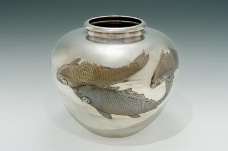 JAPANESE EARLY 20TH CENTURY PURE SILVER VASE WITH KOI DESIGN BY SHOZAN<br><font color=red><b>SOLD</b></font>