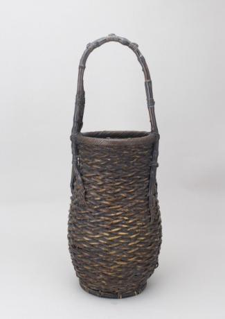 JAPANESE EARLY 20TH CENTURY BAMBOO FLOWER BASKET BY MAEDA CHIKUBOSAI I