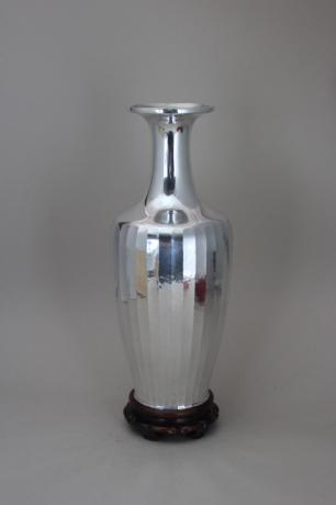 JAPANESE EARLY-MID 20TH CENTURY PURE SILVER VASE BY CHINO REIMEI<br><font color=red><b>SOLD</b></font> 