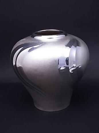 JAPANESE MID 20TH C PURE SILVER VASE WITH SWIRL DESIGN<br><font color=red><b>SOLD</b></font> 