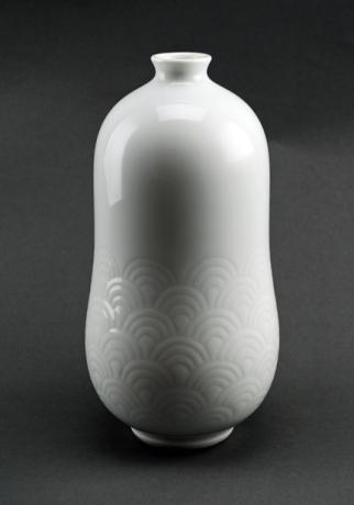 JAPANESE LATE 20th CENTURY HAKUJI VASE BY LNT INOUE MANJI<br><font color=red><b>SOLD</b></font>