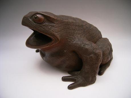 JAPANESE MEIJI PERIOD LARGE WOODEN CARVING OF FROG<br><font color=red><b>SOLD</b></font>