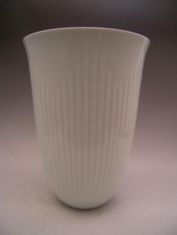 JAPANESE 20TH CENTURY WHITE CELADON LARGE VASE BY NONAKA TAKU<br><font color=red><b>SOLD</b></font>