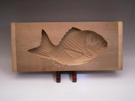 JAPANESE 20TH CENTURY WOODEN MOLD FOR OSHIMONO, JAPANESE RICE-FLOUR CAKES<br><font color=red><b>SOLD</b></font>
