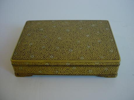 KOMAI IRON BOX WITH GOLD INLAID FLOWERS<br><font color=red><b>SOLD</b></font>