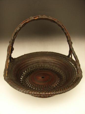 JAPANESE EARLY 20TH CENTURY BAMBOO BASKET BY MASTER MAEDA CHIKUBOSAI I