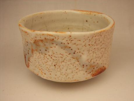JAPANESE 20TH CENTURY TEA BOWL BY TUOZO HIGUCHI<br><font color=red><b>SOLD</b></font>
