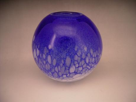 JAPANESE 20TH CENTURY ART GLASS VASE BY HISATOSHI IWATA<br><font color=red><b>SOLD</b></font>