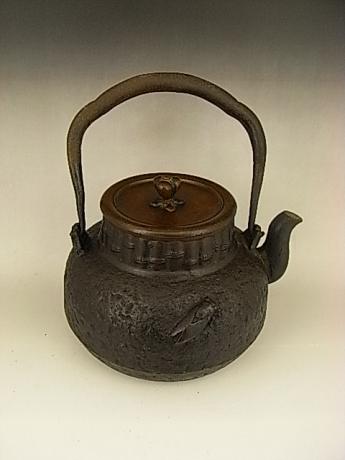 JAPANESE EARLY 20TH IRON KETTLE BY KOURYUDO<br><font color=red><b>SOLD</b></font>