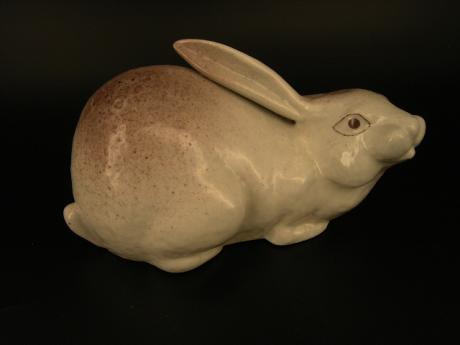 JAPANESE 20TH CENTURY KUTANI RABBIT OKIMONO<br><font color=red><b>SOLD</b></font>