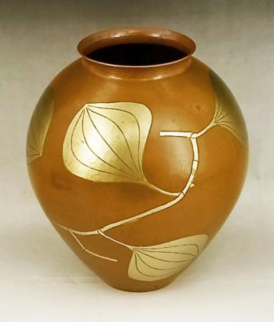 JAPANESE MID 20TH CENTURY COPPER HAND HAMMERED VASE BY GYOKUSENDO<br><font color=red><b>SOLD</b></font>