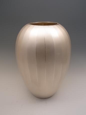 JAPANESE MID 20TH CENTURY PURE SILVER VASE<br><font color=red><b>SOLD</b></font>