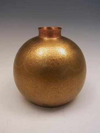 JAPANESE 20TH CENTURY (CIRCA 1985) COPPER VASE BY SATO SHUKUTAKA<br><font color=red><b>SOLD</b></font>