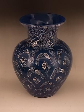 JAPANESE MID 20TH CENTURY ART GLASS VASE BY IWATA HISATOSHI<br><font color=red><b>SOLD</b></font> 