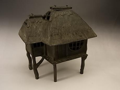 JAPANESE EARLY 20TH CENTURY BRONZE KORO IN THE SHAPE OF A SMALL TEAHOUSE <br><font color=red><b>SOLD</b></font>