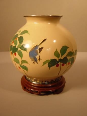 EARLY 20TH CENTURY CLIOSONNE VASE BY ANDO JUBEI <br><font color=red><b>SOLD</b></font>