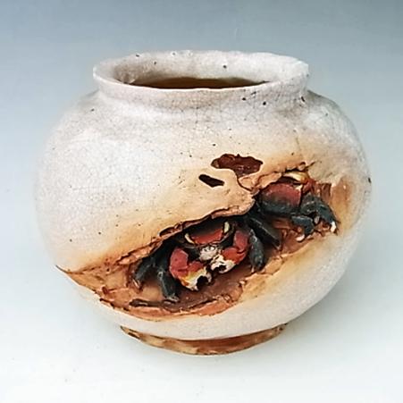 JAPANESE EARLY 20TH CENTURY EARTHENWARE CRAB DESIGN VASE BY SUIGETSU<br><font color=red><b>SOLD</b></font> 