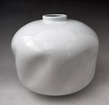 JAPANESE 20TH-21ST CENTURY PORCELAIN VASE BY LNT ARTIST INOUE MANJI<br><font color=red><b>SOLD</b></font>