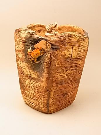 JAPANESE E. 20TH CENTURY VASE BY SASAKI NIROKU IN WELL BUCKET AND CRAB DESIGN<br><font color=red><b>SOLD</b></font>