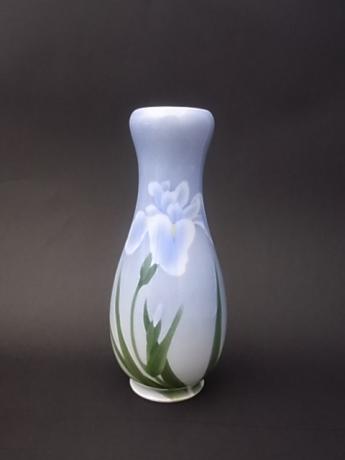 JAPANESE L. 19TH - E. 20TH CENTURY VASE BY INOUE RYOSAI<br><font color=red><b>SOLD</b></font>