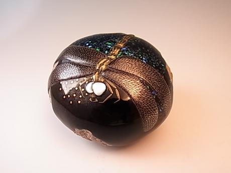 JAPANESE 21ST CENTURY LACQUERED AND SHELL INLAID ROCK PAPERWEIGHT BY OKADA SHIHOH <br><font color=red><b>SOLD</b></font> 