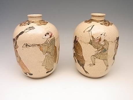 JAPANESE EARLY 20TH CENTURY PAIR OF SATSUMA VASES<br><font color=red><b>SOLD</b></font>