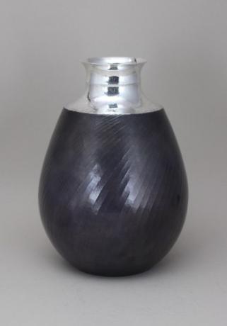 JAPANESE PURE SILVER HAND HAMMERED VASE BY LNT ARTIST SEKIYA SHIRO <br><font color=red><b>SOLD</b></font> 