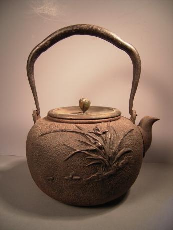 MEIJI PERIOD CYMBIDIUM ORCHID DESIGN IRON POT<br><font color=red><b>SOLD</b></font>