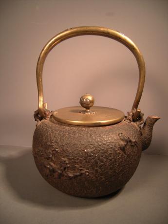 MEIJI PERIOD IRON POT<br><font color=red><b>SOLD</b></font>