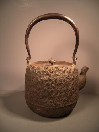 19TH CENTURY IRON POT<br><font color=red><b>SOLD</b></font>