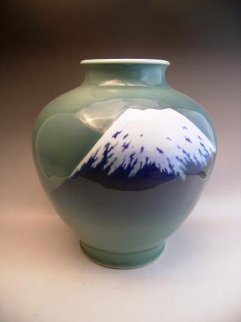 JAPANESE L. 19TH/E. 20TH CENTURY FUKAGAWA LARGE MT. FUJI VASE<br><font color=red><b>SOLD</b></font> 