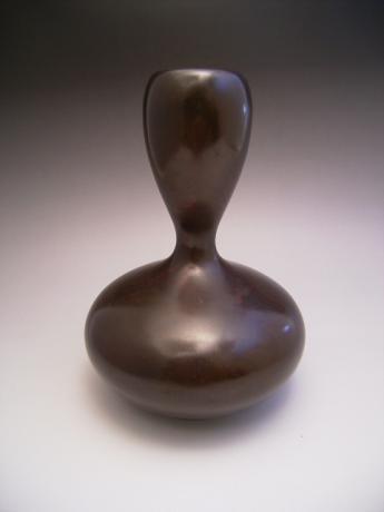 JAPANESE 20TH CENTURY BRONZE VASE BY WATANABE TADASHI<br><font color=red><b>SOLD</b></font>