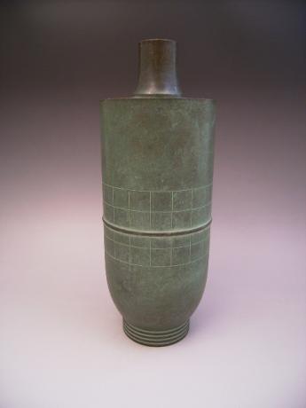 JAPANESE 20TH CENTURY BRONZE VASE BY HASUDA SHUGORO<br><font color=red><b>SOLD</b></font>