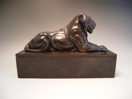 JAPANESE 20TH C. BRONZE SEATED LION BRONZE BOX BY KATORI MASAHIKO<br><font color=red><b>SOLD</b></font>