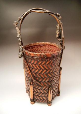JAPANESE EARLY 20TH CENTURY BAMBOO BASKET, UNSIGNED<br><font color=red><b>SOLD</b></font> 