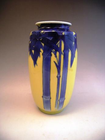 JAPANESE E. 20TH C. MAKUZU KOZAN BAMBOO VASE<br><font color=red><b>SOLD</b></font>