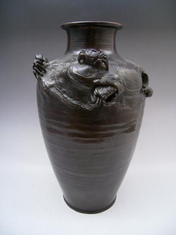 JAPANESE MEIJI PERIOD CRAB DESIGN BRONZE VASE BY KANSAI<br><font color=red><b>SOLD</b></font>