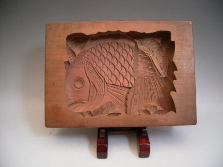 JAPANESE 20TH CENTURY WOODEN MOLD FOR OSHIMONO, JAPANESE RICE-FLOUR CAKES<br><font color=red><b>SOLD</b></font>