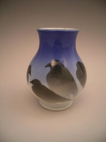 JAPANESE EARLY 20TH C. PORCELAIN VASE BY SHOFU<br><font color=red><b>SOLD</b></font>