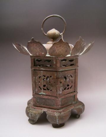 JAPANESE EARLY 20TH CENTURY BRONZE LANTERN<br><font color=red><b>SOLD</b></font>