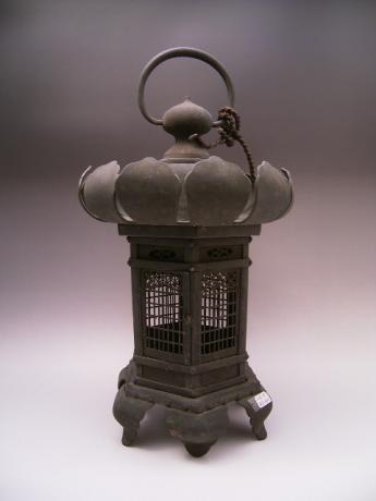 JAPANESE CIRCA 1900 CENTURY BRONZE LANTERN<br><font color=red><b>STOLEN</b</font>